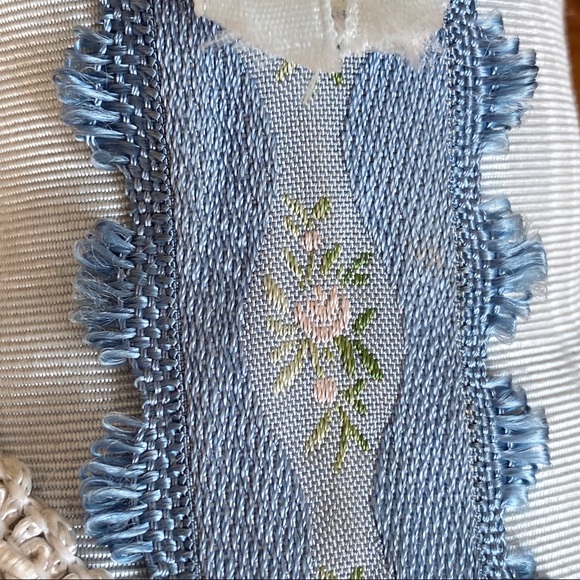 ❌SOLD❌ VTG Blue Victorian Lace Mini Mannequin - Picture 7 of 11